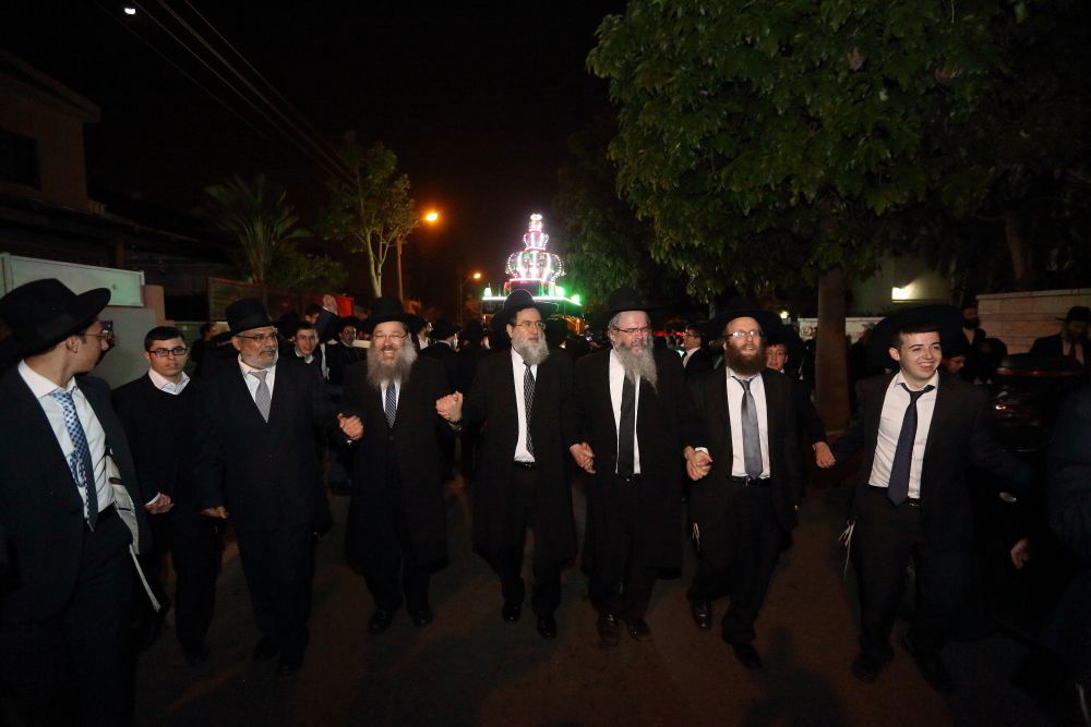 גלריה: הכנסת ספר תורה לישיבת "כנסת מאיר"