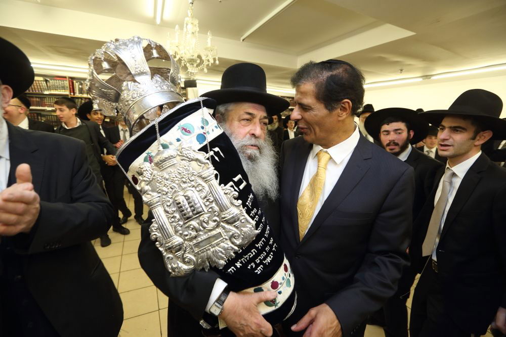 גלריה: הכנסת ספר תורה לישיבת "כנסת מאיר"
