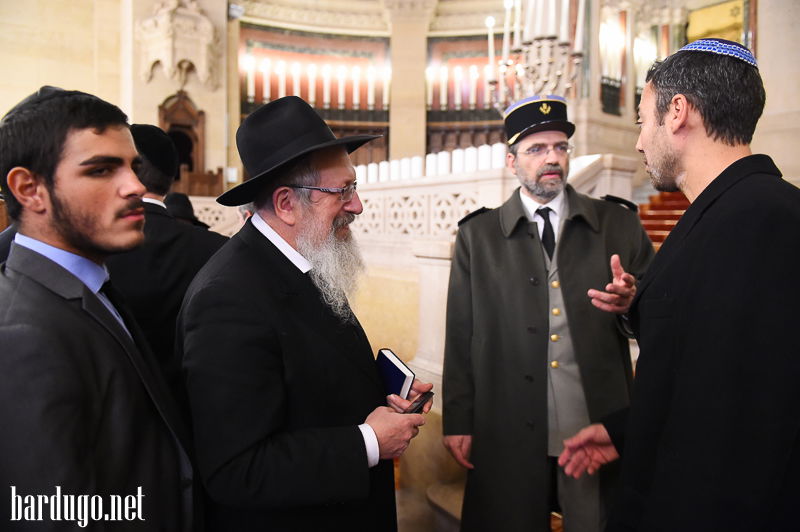 גלריה: עצרת הענק ברחובות צרפת ובבית הכנסת הגדול