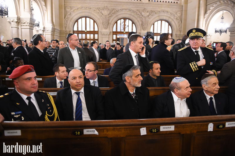 גלריה: עצרת הענק ברחובות צרפת ובבית הכנסת הגדול