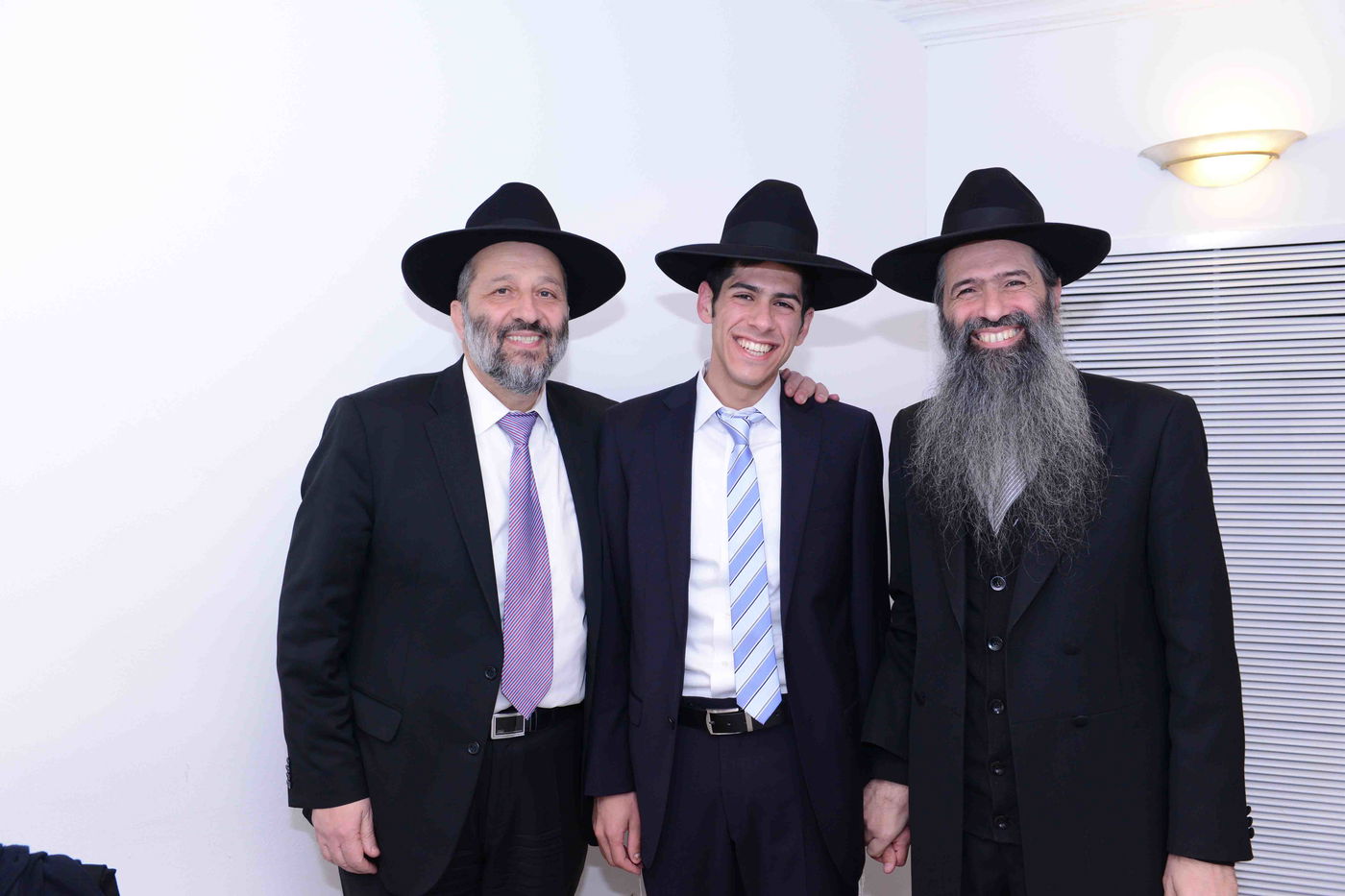 גלריה: אירוסי בת הרב יהודה דרעי עם נכד הרב שלמה בן שמעון