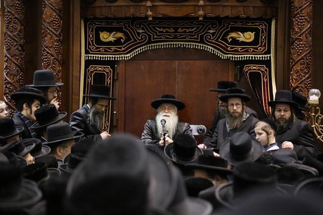 תיעוד ממונסי: הלווית האדמו"ר מזאלטשוב זצ"ל