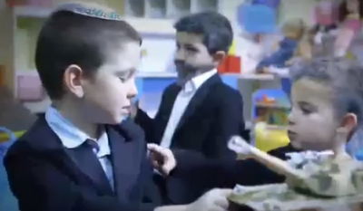 סרטון הגנון של נתניהו: בנט משחק בטנקים