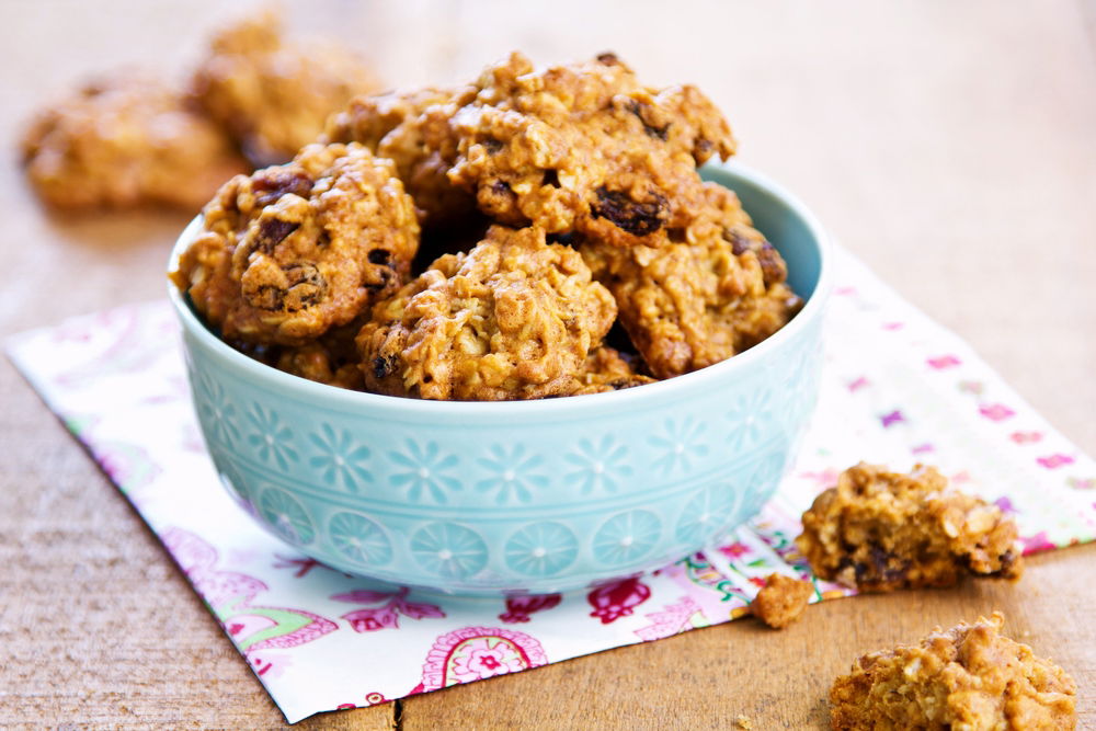 ליד הקפה. עוגיות קוואקר פריכות