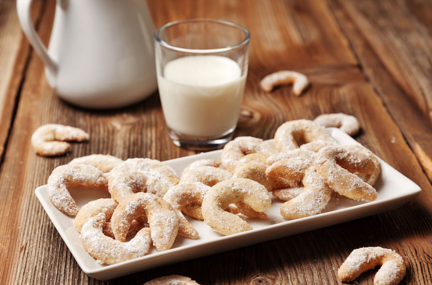 ממכרות. עוגיות סהרוני שקדים פריכות