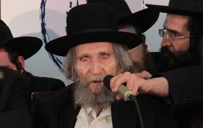 זעזוע: קיצוניים זייפו והפיצו תמונת מרן הגראי"ל במדים