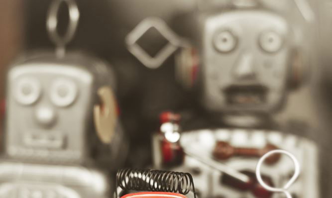 בלי מחשבים ומפוצצת ברובוטים: כך תראה שנת 2045