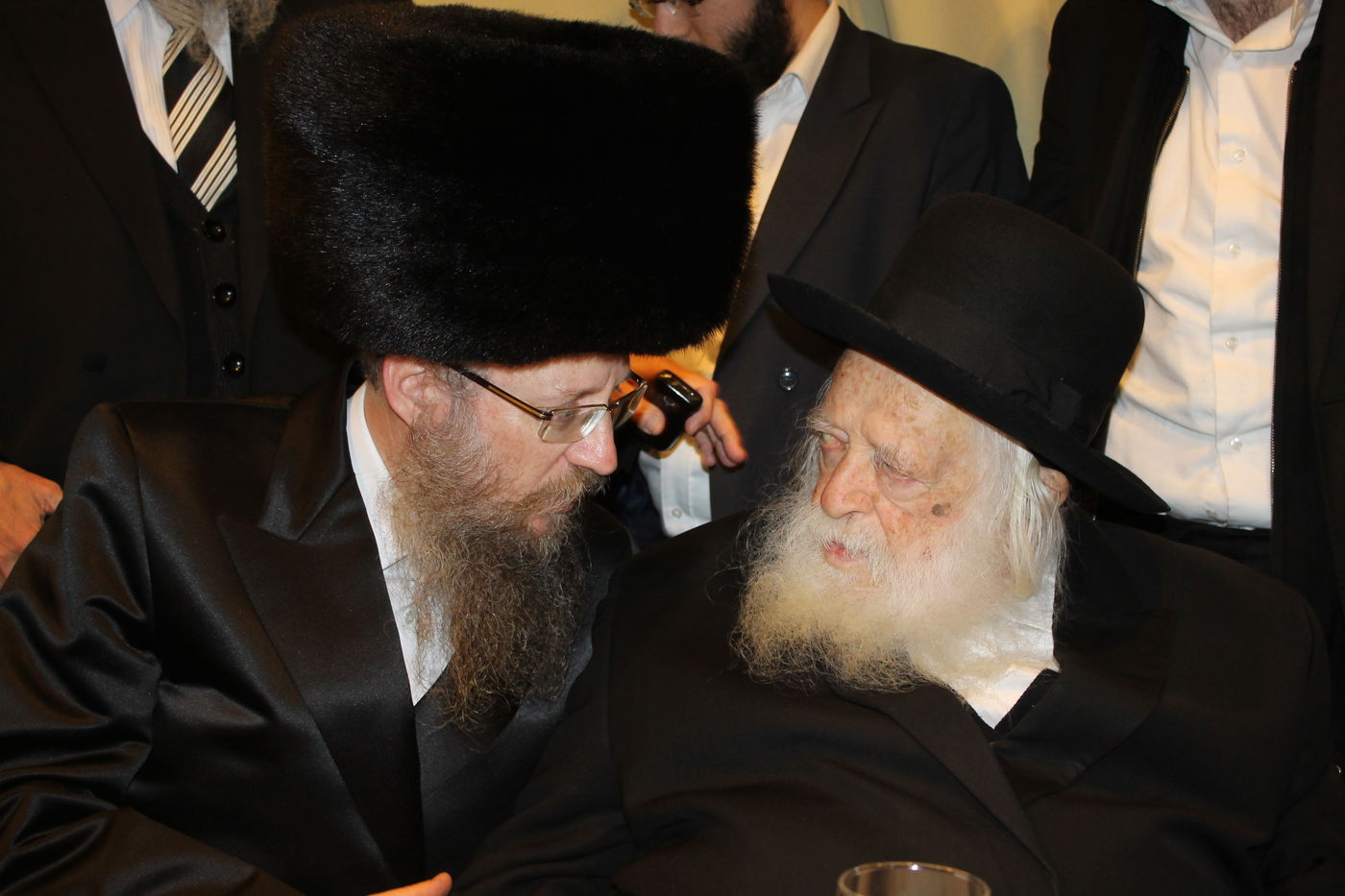 גלריה: גדולי ישראל בשמחת שבע ברכות לבן הרב חיים אהרון קאופמן