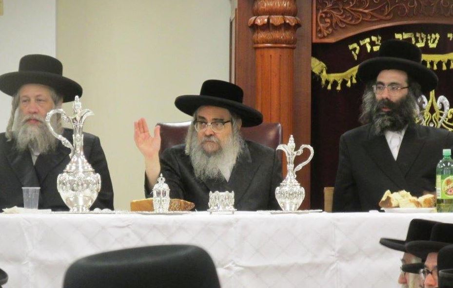 תיעוד: "לחיים טיש" ביום ההילולה של ה"עצי חיים"