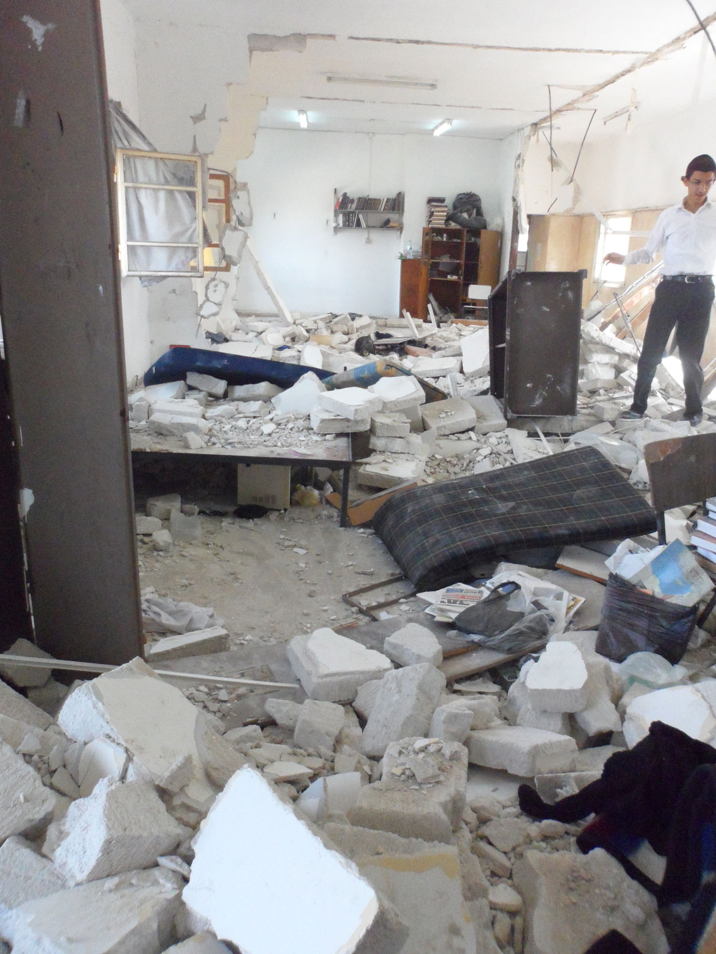 תיעוד מחריד: הפוגרום שערכו "המחבלים" בפנימיית "אשר יצר" בפוניבז'