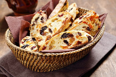 קלאסיקה איטלקית לט"ו בשבט: ביסקוויטי עם פירות יבשים