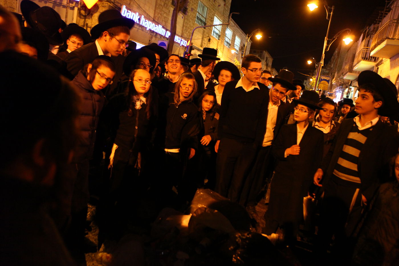 גלריה: עשרות הפגינו ב"כיכר השבת" נגד מעצר העריקים מפוניבז'