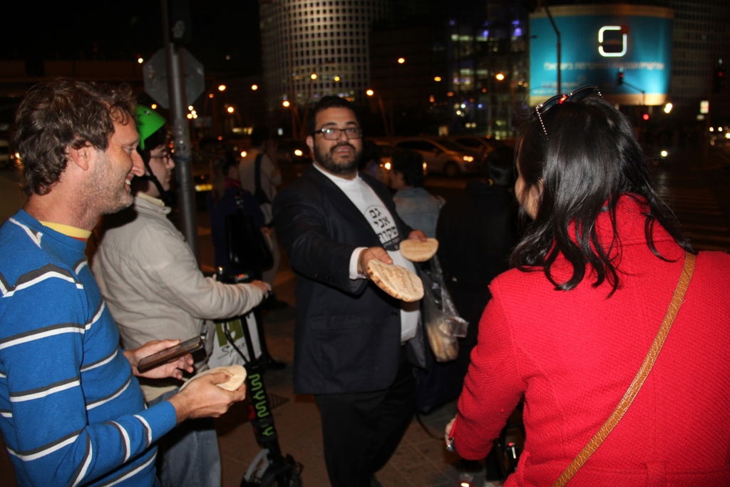 קמפיין ש"ס, פרק 2: "לפיד דואג לסושי, אנחנו דואגים ללחם"