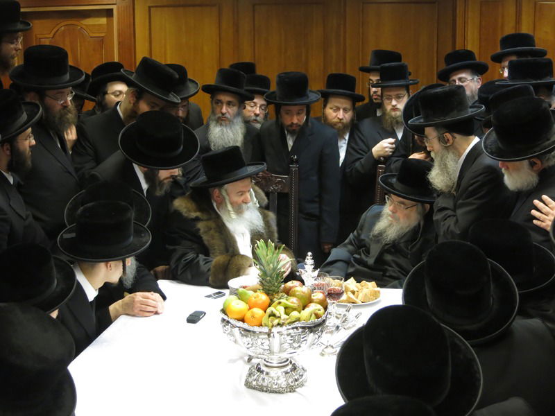 תיעוד: הרבי מבאבוב בביקור אצל הרבי מבעלזא