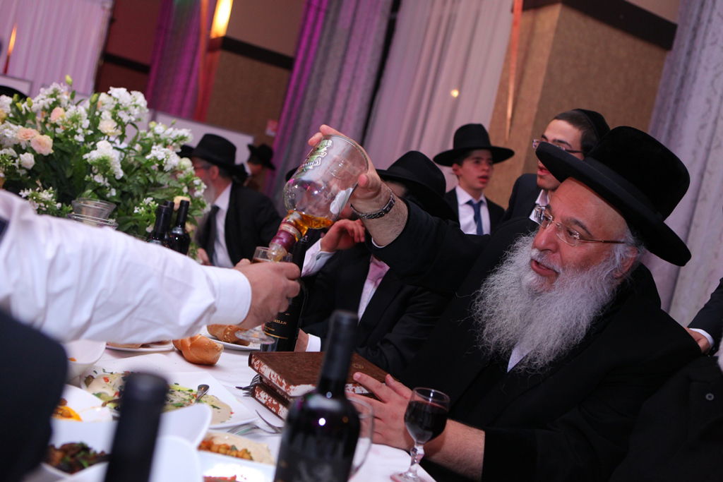 גלריה: חתונת בן המקובל רבי בניהו שמואלי