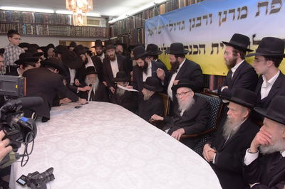 גדולי ישראל פתחו את "המגבית להצלת בית הכנסת הליגמן"