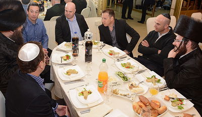 גלריה: אברהם בריסק חיתן את בנו עם נכדת האדמו"ר מליזענסק