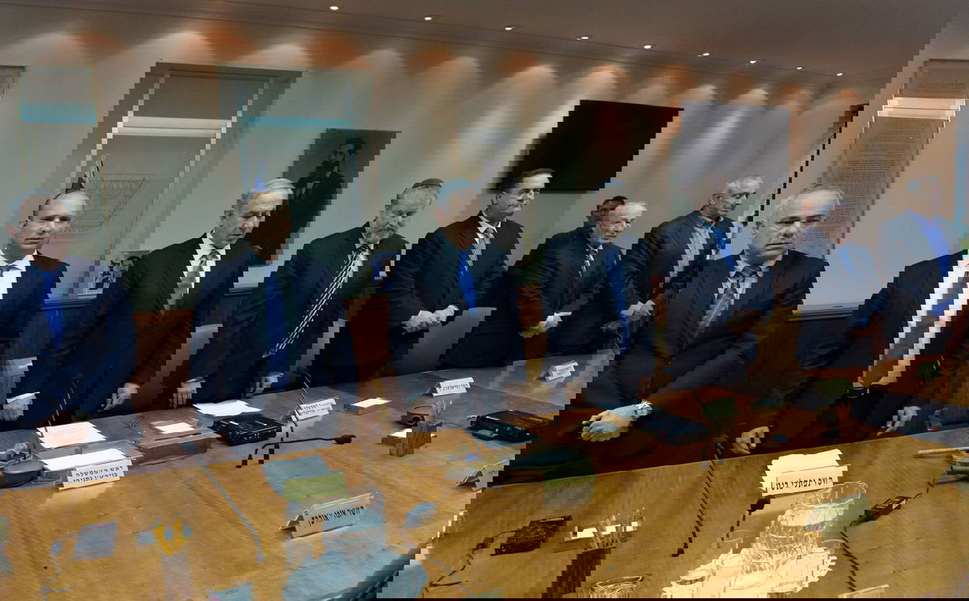 השר אורי אורבך ז"ל מובא כעת למנוחות • שידור חי