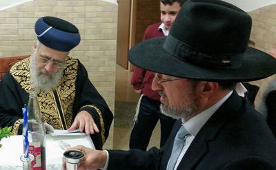 הרב יצחק יוסף: כך שכנעתי את אבי להמשיך במסירת שיעורים