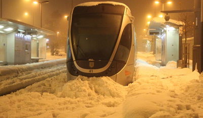 החזאים מעריכים: שלג כבד יירד בי-ם. כך תיערכו מראש