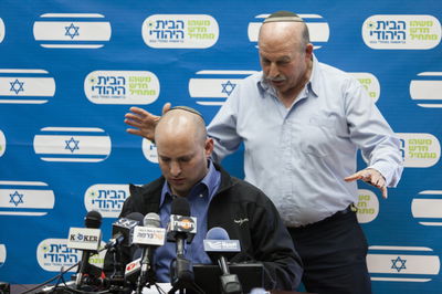 סלומינסקי תוקף: "בנט התנהל כאילו כולנו שקופים"