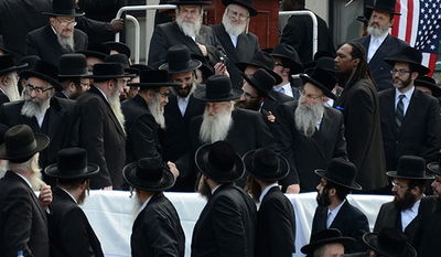 הגר"א וויכטפויגל, במרכז