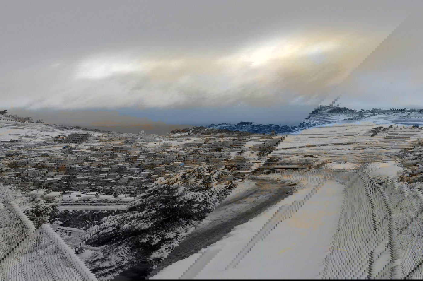 תיעוד מרהיב: צלמי לע"מ תיעדו את השלג הירושלמי