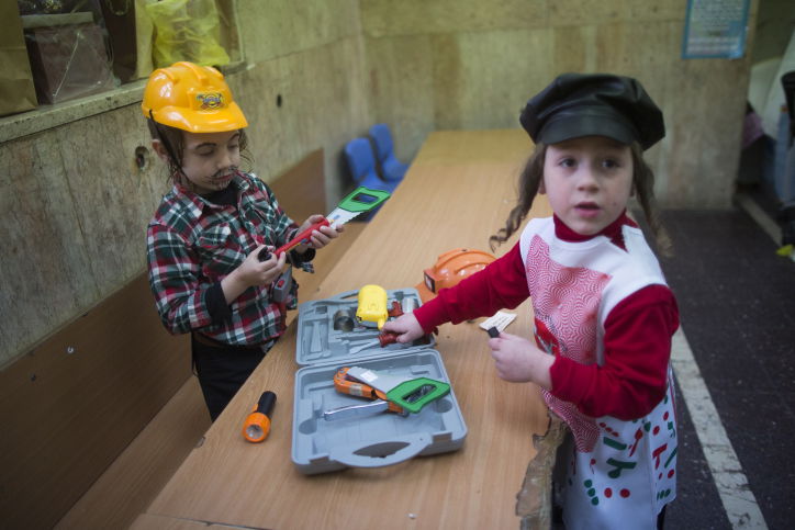 גלריה: ילדי פינסק-קרלין מחופשים