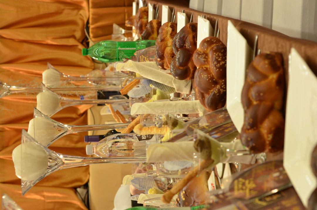 ביתר עילית: קהילת 'המתמידים' חנכה ארון קודש מפואר • תיעוד