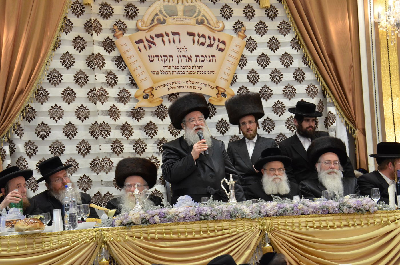 ביתר עילית: קהילת 'המתמידים' חנכה ארון קודש מפואר • תיעוד