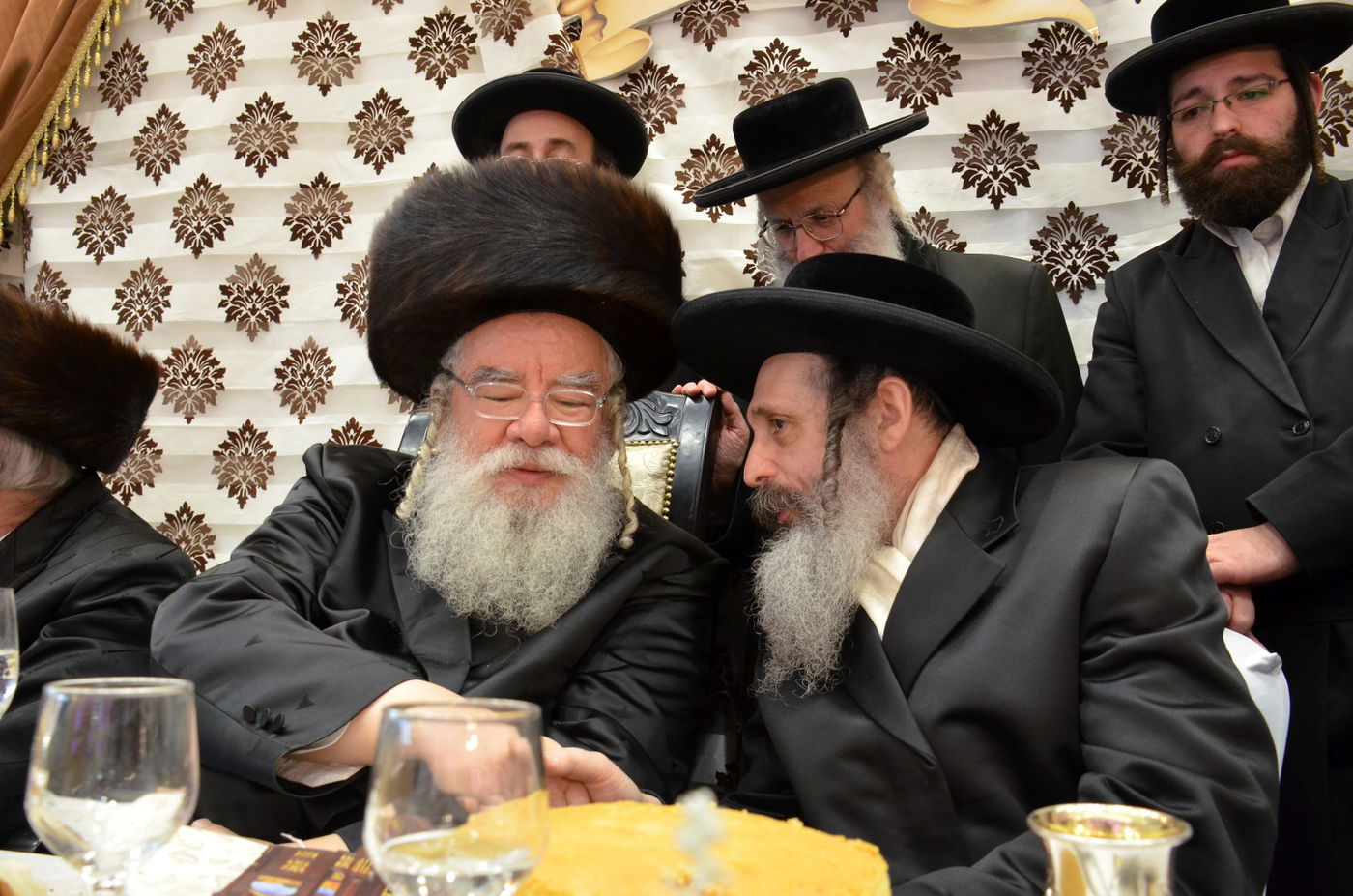 ביתר עילית: קהילת 'המתמידים' חנכה ארון קודש מפואר • תיעוד