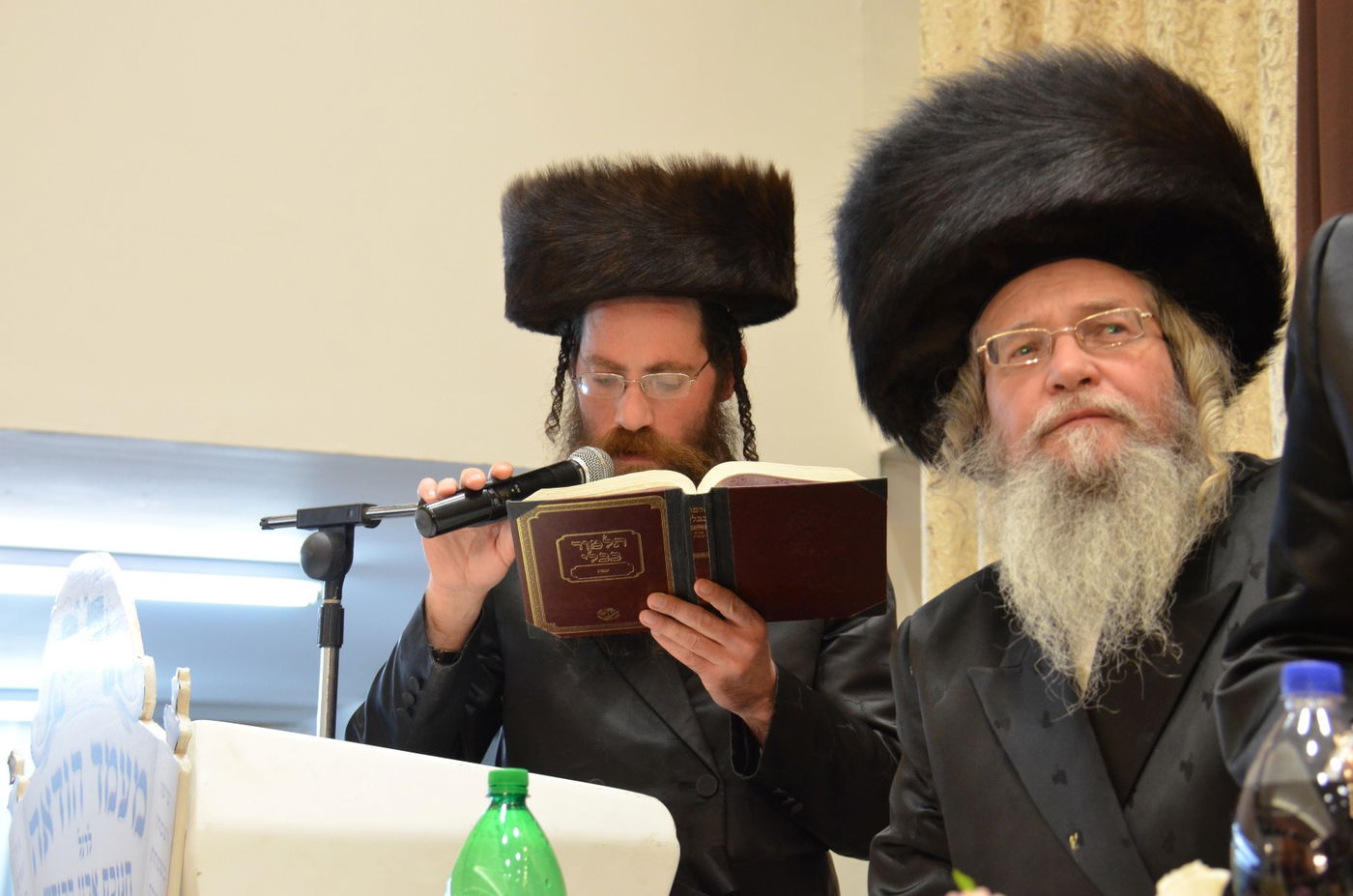 ביתר עילית: קהילת 'המתמידים' חנכה ארון קודש מפואר • תיעוד