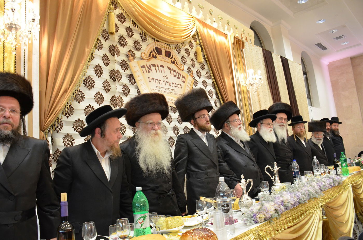 ביתר עילית: קהילת 'המתמידים' חנכה ארון קודש מפואר • תיעוד