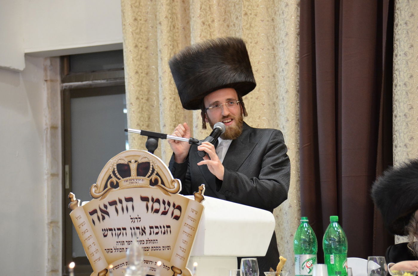 ביתר עילית: קהילת 'המתמידים' חנכה ארון קודש מפואר • תיעוד