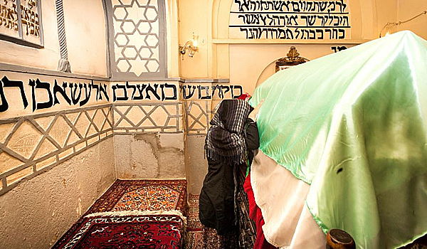 קבר מרדכי ואסתר באיראן