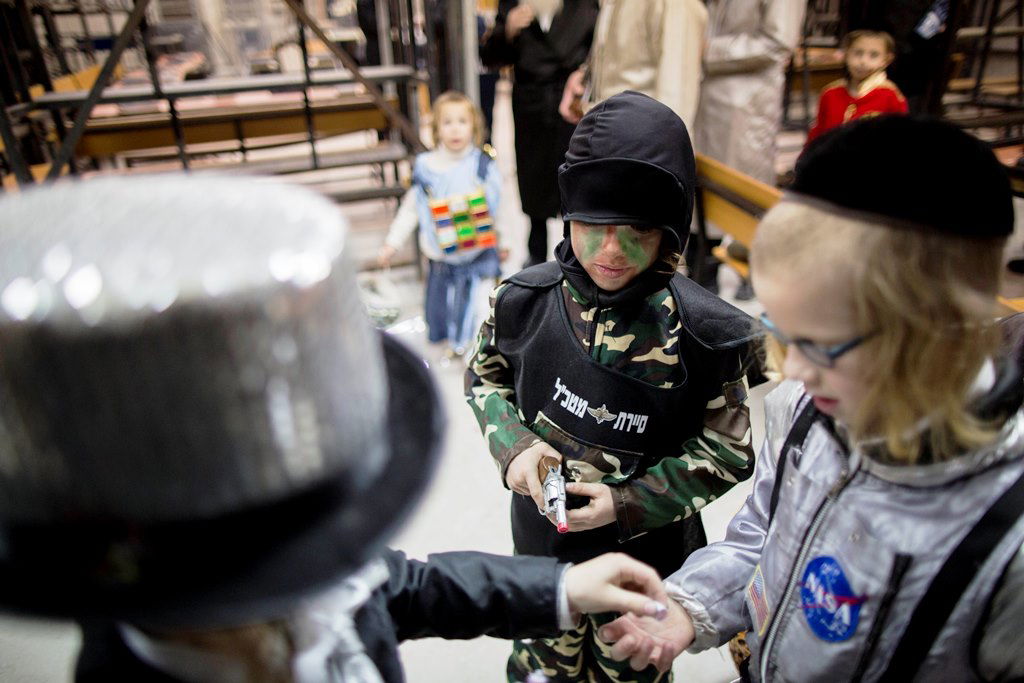 לא רק בנט, גם בבית שמש יש יוצאי סיירת!. פורים בבית שמש