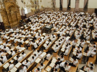 ליל פורים: בפוניבז' עשו שטייגען • צפו