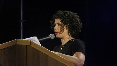 מיכל קסטן קידר בעצרת במוצאי שבת