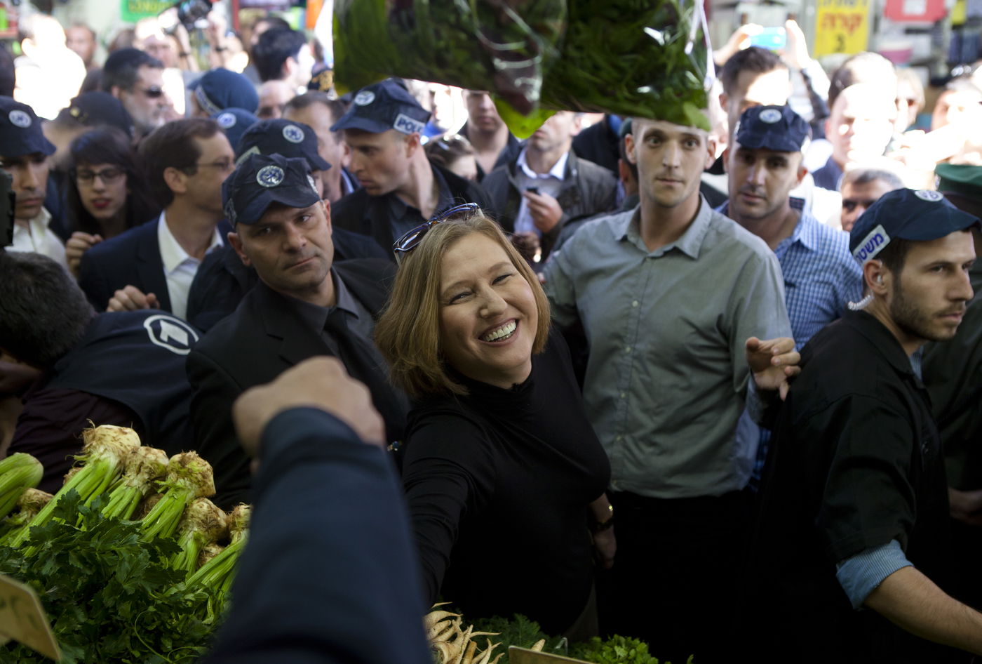 תיעוד: הרצוג ולבני בסיור בשוק הכרמל