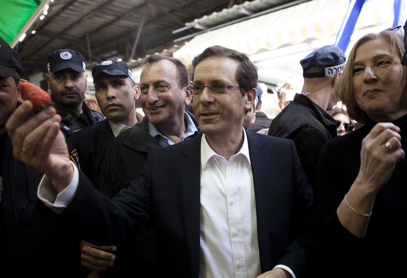 תיעוד: הרצוג ולבני בסיור בשוק הכרמל