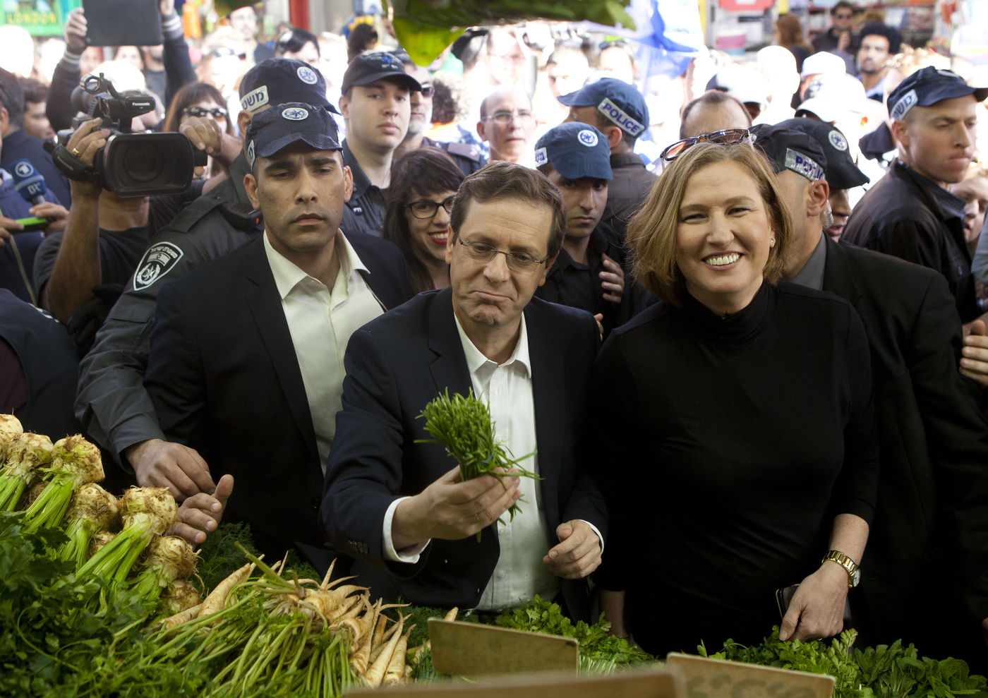 תיעוד: הרצוג ולבני בסיור בשוק הכרמל