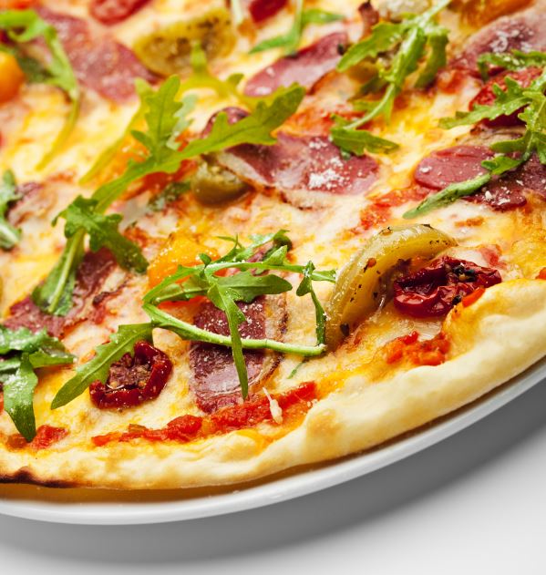 פיצה עם חזה אווז, מוצעת בתפריט הפאב