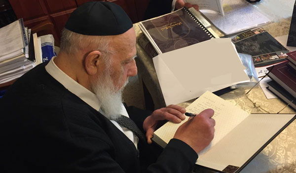 הגאון רבי שלום כהן שלח תנ"ך לרמטכ"ל אייזנקוט