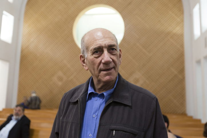 אולמרט בבית המשפט