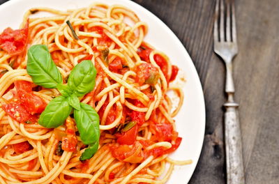 פסטה מסולסלת ברוטב רוזה