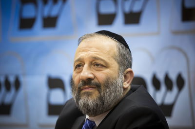 בחובות. יו"ר ש"ס אריה דרעי