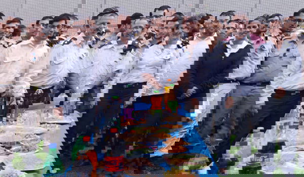 צפו: החיילים החרדים של חיל הים בהרמת כוסית לקראת פסח