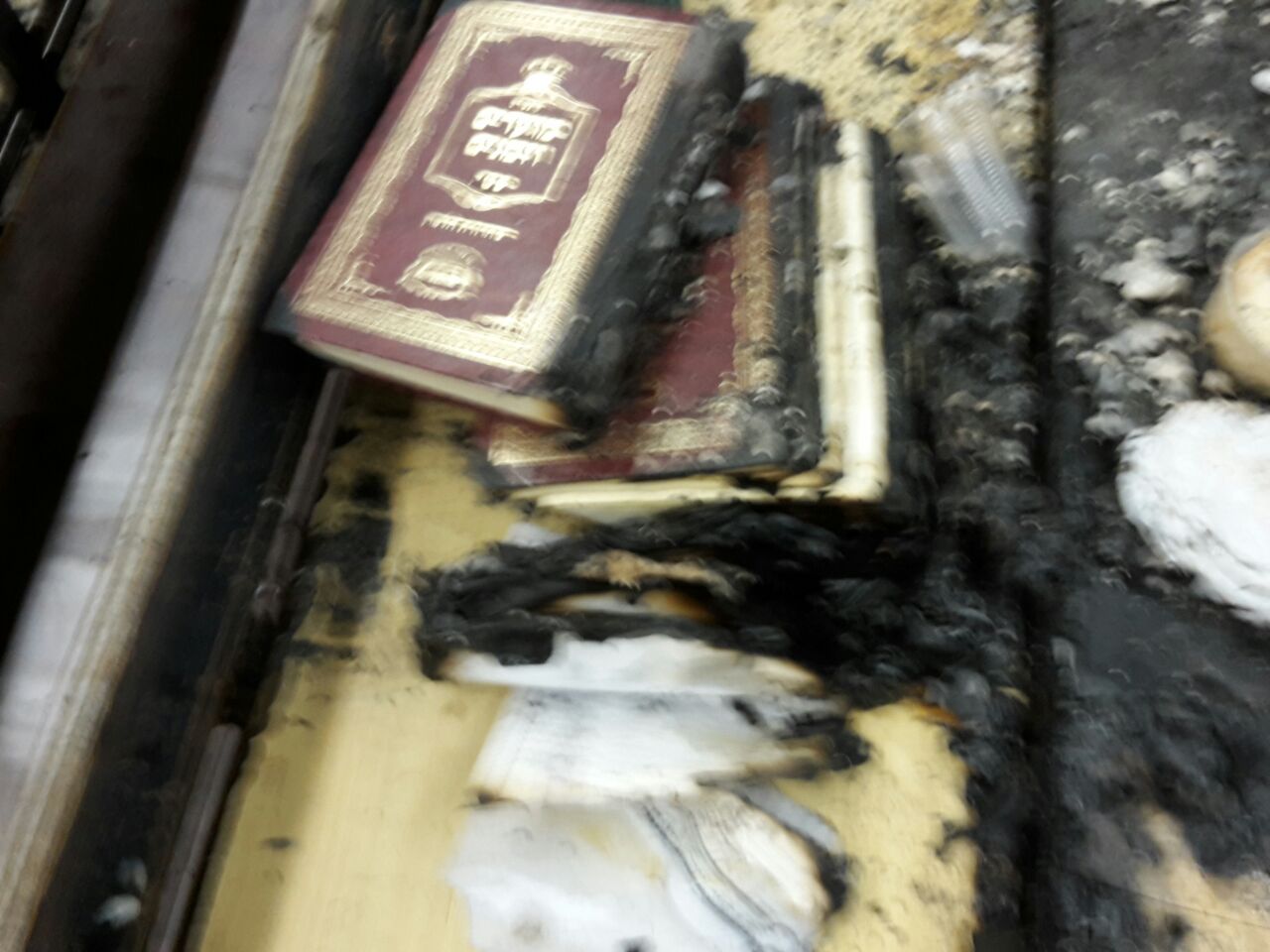 שריפה בביהמ"ד 'אמרי חיים'; ספרי קודש עלו באש