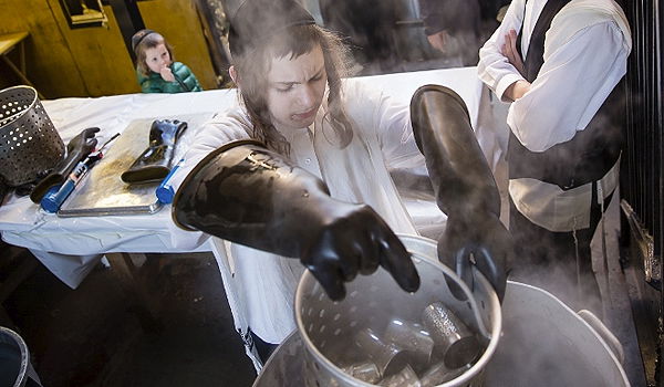 גלריה: בבורו פארק מתכוננים לקראת חג הפסח