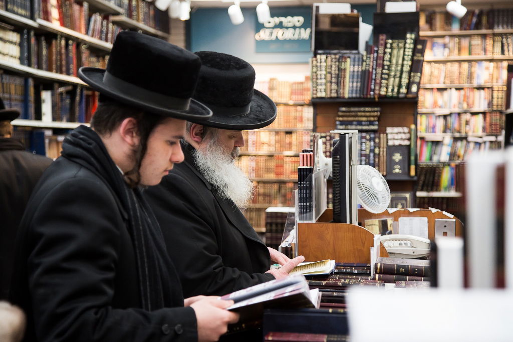 גלריה: בבורו פארק מתכוננים לקראת חג הפסח